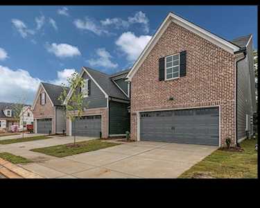 111 Camrose Way Murfreesboro, TN 37128