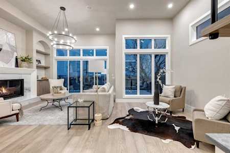 1122 SE Bellevue Ave Calgary, AB T2G 4L1