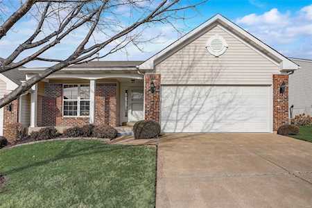 52 Hunting Manor Dr St Charles, MO 63303
