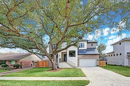 5031 Dumfries Dr Houston, TX 77096