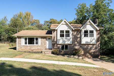 2702 NW Mountain Park Circle Huntsville, AL 35810