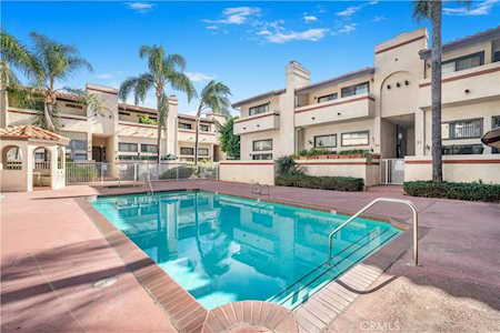 6930 De Celis Place #1 Lake Balboa, CA 91406