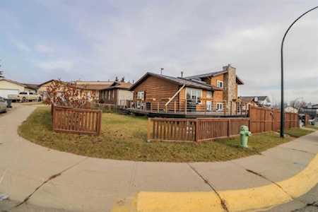 4 Goard Close Red Deer, AB T4P2M2