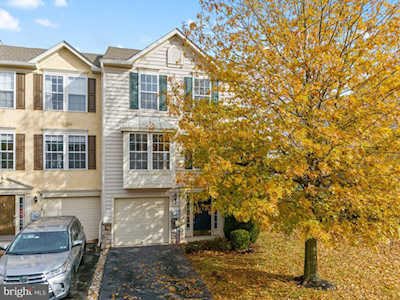 34 N Savanna Dr Pottstown, PA 19465