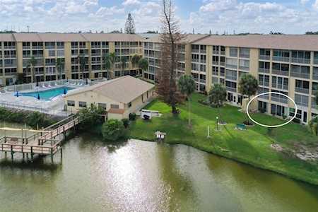 3539 Lake Bayshore Dr #J-110 Bradenton, FL 34205