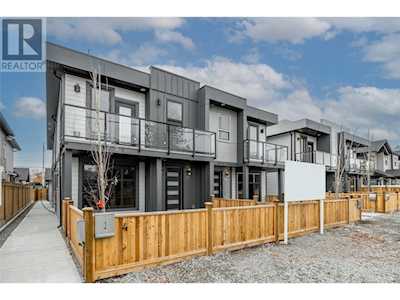 824 Glenwood Avenue #4 Kelowna, BC V1Y5M5