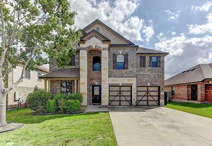 2104 Sydnee DR Leander, TX 78641