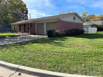 446 Holly Street Grapevine, TX 76051
