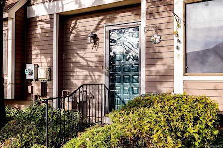 79 Arthur Ct Port Chester, NY 10573