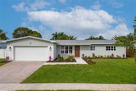 11801 14th St Pembroke Pines, FL 33026