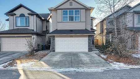 7 Cranridge Crescent SE Calgary, AB T3M 0J3