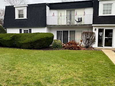 1125 Royal Saint George Dr #104 Naperville, IL 60563