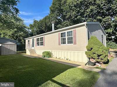 200 Jamie Ln Sadsburyville, PA 19369