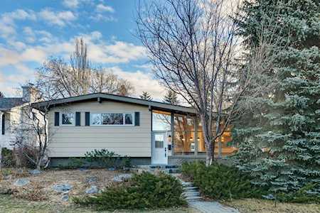 10844 Mapleford Rd SE Calgary, AB T2J 1X8