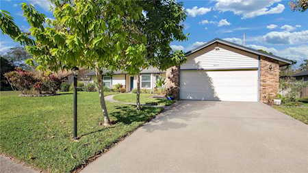 8013 Shalace Ct Orlando, FL 32817