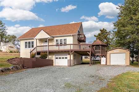 440 S Lakeshore Dr Louisa, VA 23093
