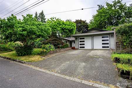 604 128th Ave SE Bellevue, WA 98005