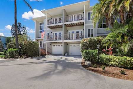 3806 6th Ave Holmes Beach, FL 34217