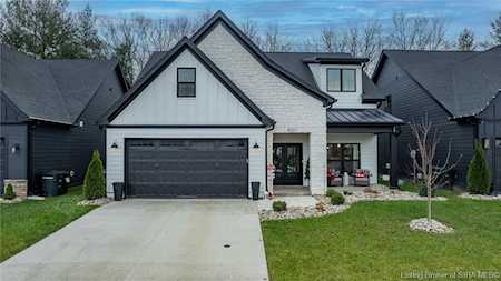 4222 Mary Emma Dr Jeffersonville, IN 47130
