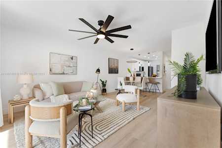 10900 NW 29th Ct Sunrise, FL 33322