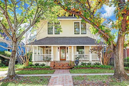 426 Woodland St Houston, TX 77009