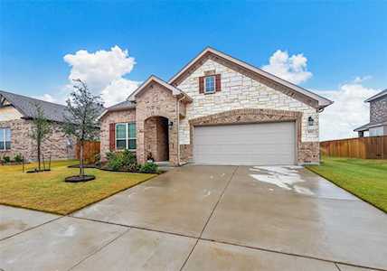 832 Stamford Avenue Arlington, TX 76002