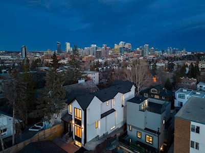 2307 16A St SW Calgary, AB T2T 4K3