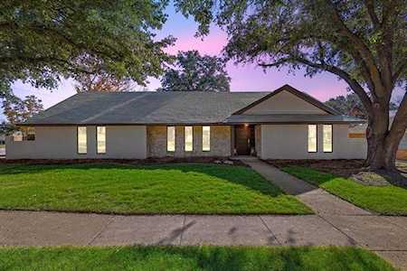 3300 Peachtree Lane Pantego, TX 76013