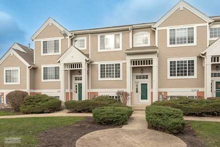 2274 Daybreak Dr Aurora, IL 60503