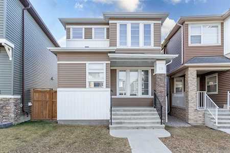 26 Evanscrest Rise NW Calgary, AB T3P 0R7