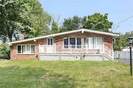 189 Quaspeck Boulevard Valley Cott Valley Cottage, NY 10989