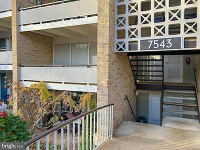7543 Spring Lake Dr Bethesda, MD 20817