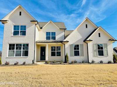 3948 Fieldstream Dr Olive Branch, MS 38654