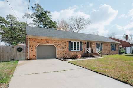 2129 Christopher Dr Chesapeake, VA 23321