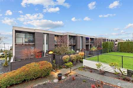 300 7th Ave S #18 Kirkland, WA 98033