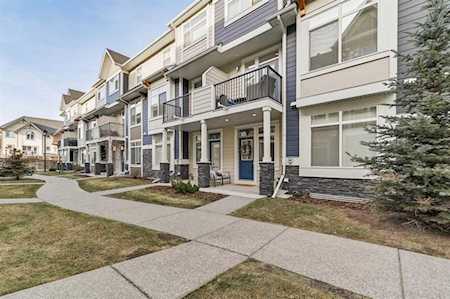 309 Wentworth Row SW Calgary, AB T3H 1W7
