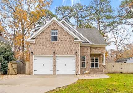 605 Crossland Dr Chesapeake, VA 23320