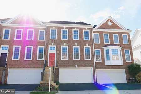 26058 Nimbleton Square Chantilly, VA 20152