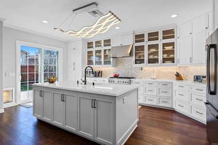 3945 Foothill Ave Carlsbad, CA 92010