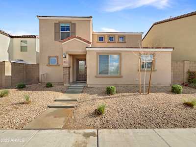 8065 W Agora Ln Phoenix, AZ 85043