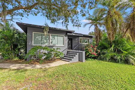 851 38th Ave N St. Petersburg, FL 33704