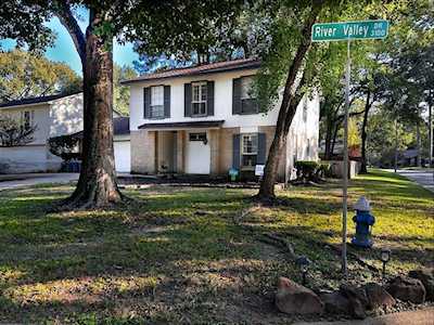 3106 River Valley Dr Kingwood, TX 77339