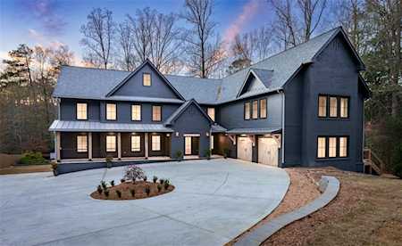 5666 Long Island Drive NW Sandy Springs, GA 30327