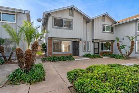 9538 Bickley Drive #2 Huntington Beach, CA 92646