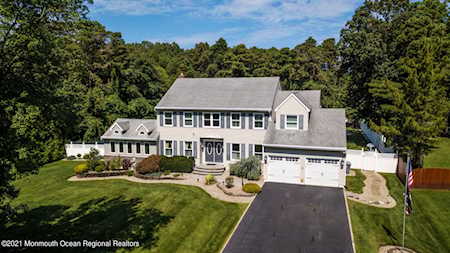 3 Grover Ct Jackson, NJ 08527