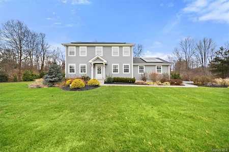 28 James Wilkinson Rd Rock Tavern, NY 12575