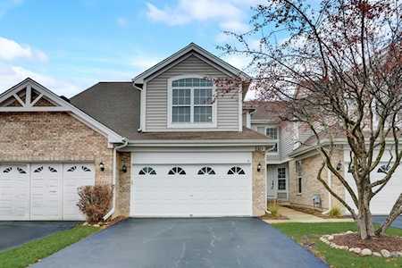 210 Foxfire Ct Downers Grove, IL 60515