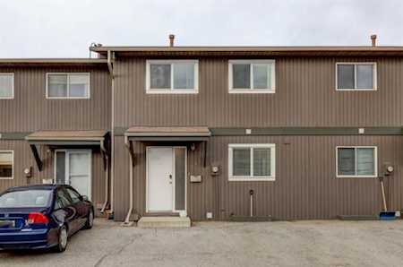 5340 SW 17 Ave Calgary, AB T3E 6M3