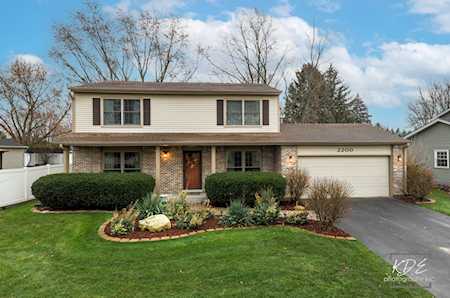 2200 Plumtree Dr Naperville, IL 60565