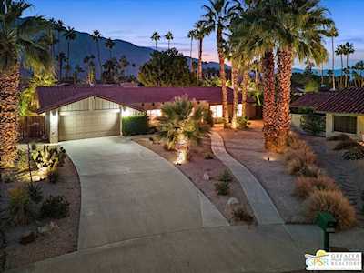 2320 E El Chorro Way Palm Springs, CA 92264